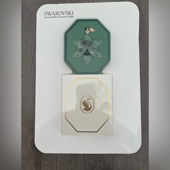 Swarovski Annual Edition Ornament 2024 - Picture 2 of 3